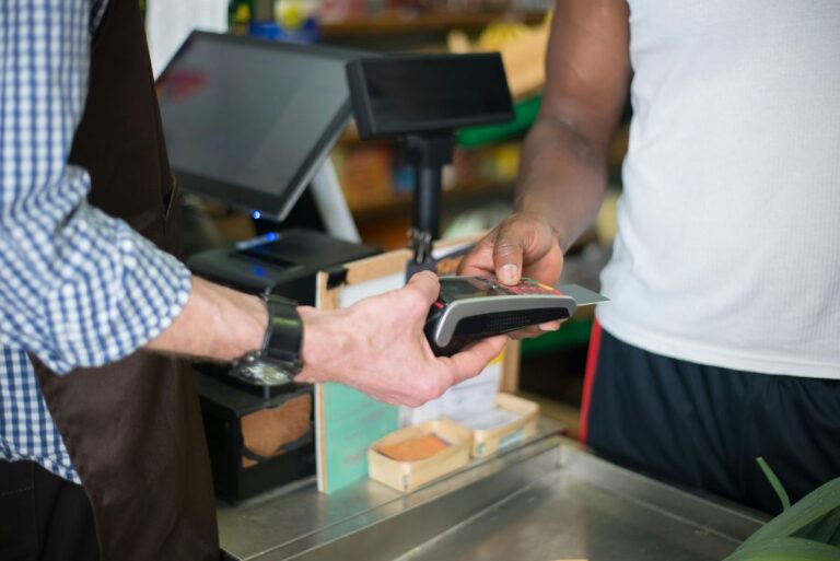 Contactless credit card payment at store