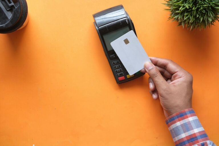 Contactless tap payment with credit card