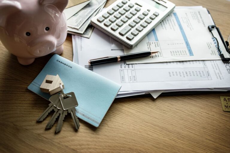 Mortgage calculator and cashbook for loan comparison